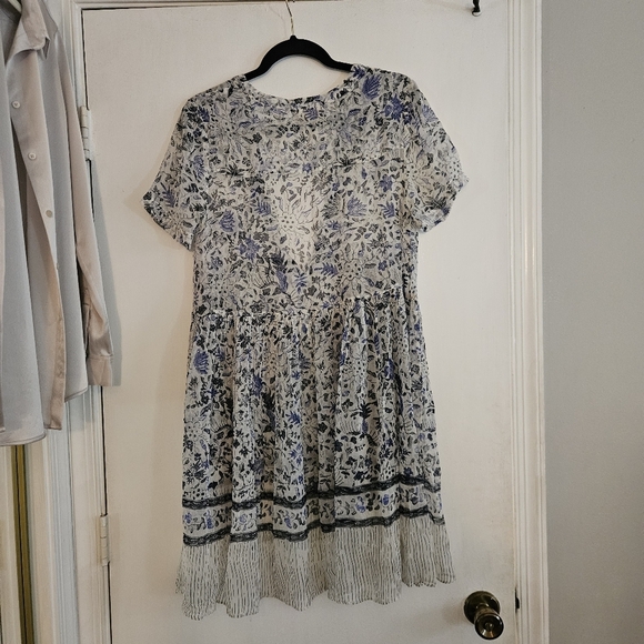 Maeve Flowy Blue And White Floral Swimsuit Cover Up Dress Size 4 - Picture 2 of 5